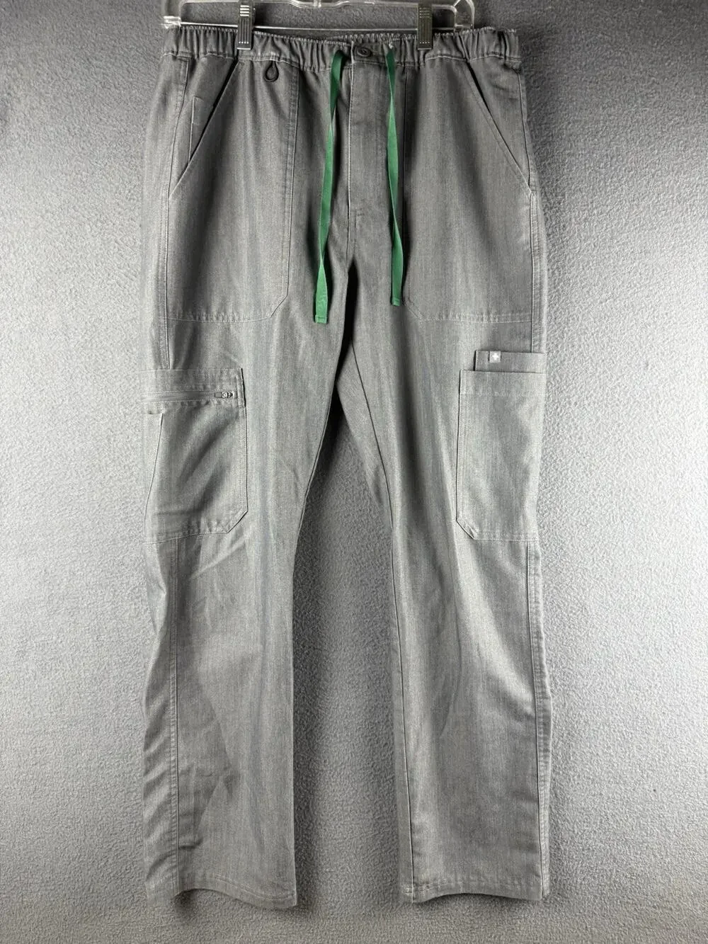 Women’s Figs heathered gray scrubs scrub straight leg pants M Cargo pants